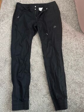 Vintage Nike Black Jogger Pants with Drawstring Waist- size Medium